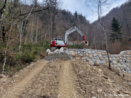 Črna (4)